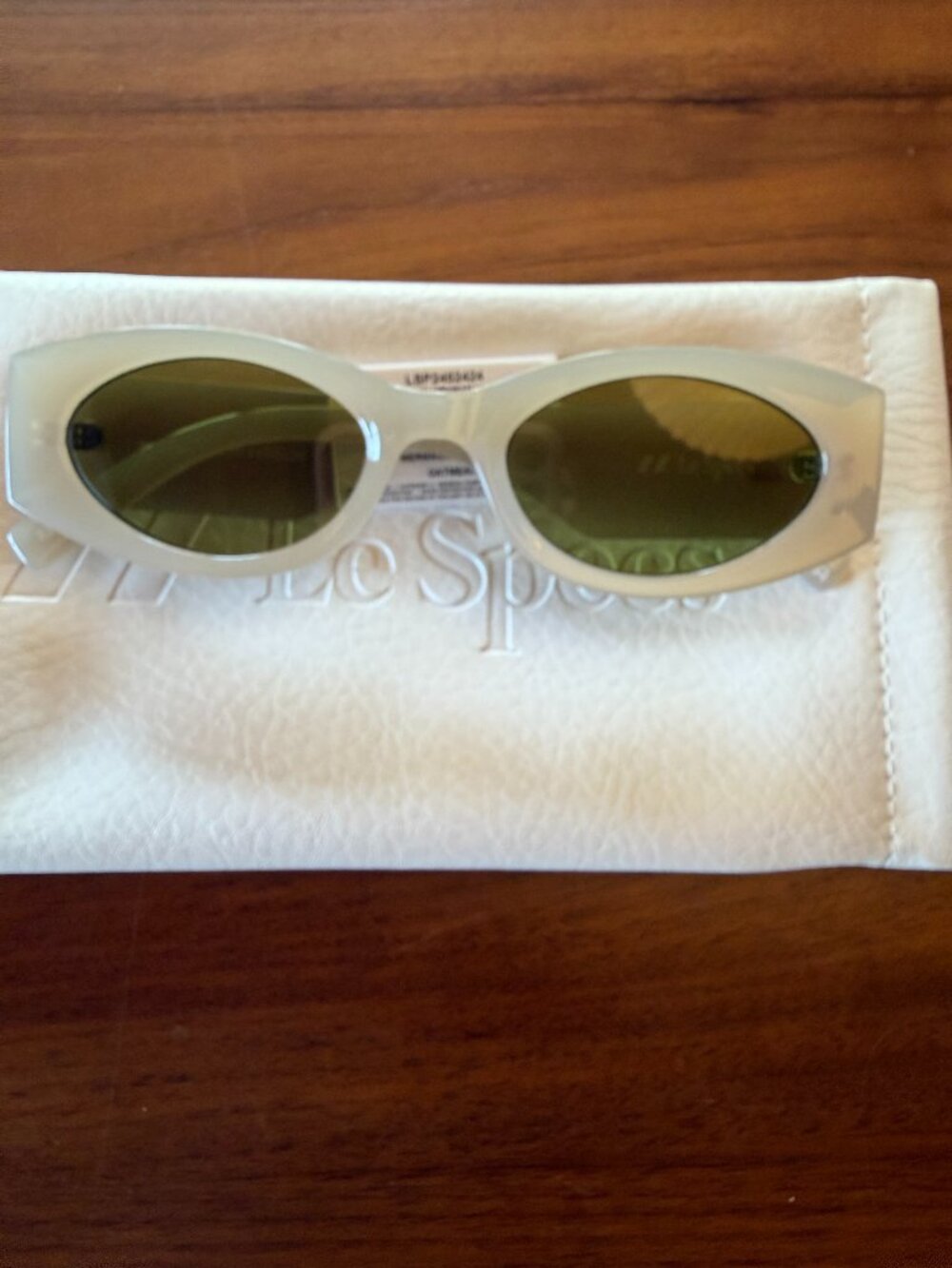 Le specs lespecs Mermaiden sunglasses oatmeal nwt
